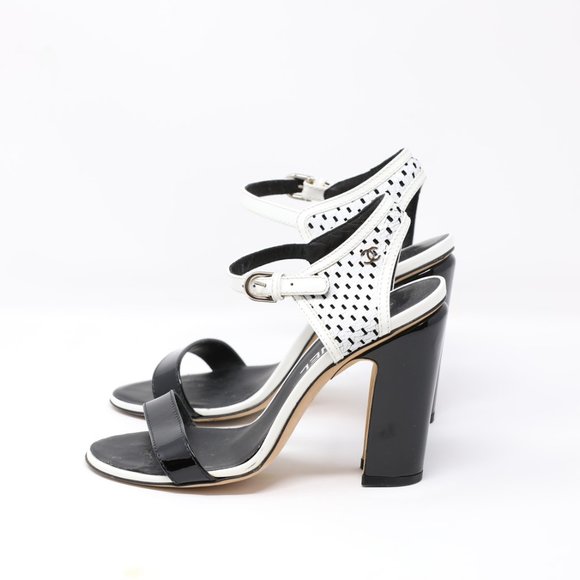 CHANEL PATENT LEATHER HEELS - Picture 2 of 3